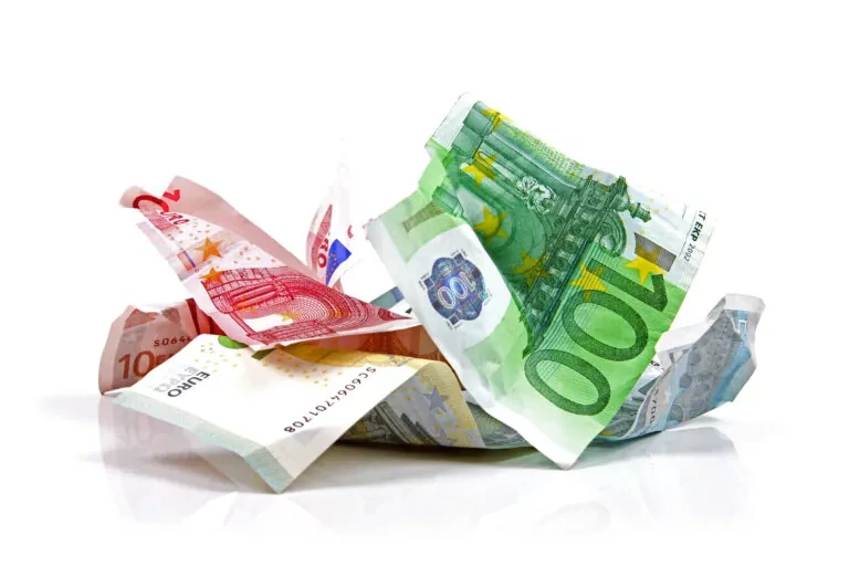 Verfrommeld eurogeld